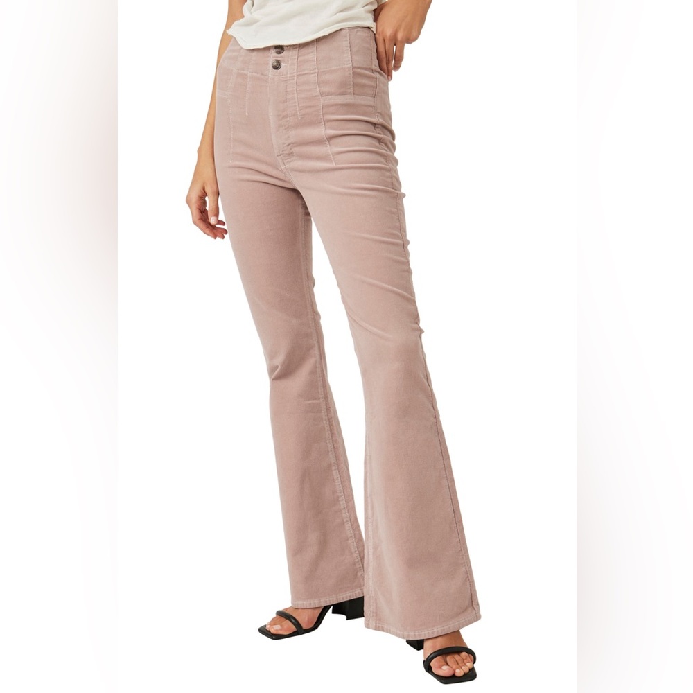 Free People Jayde Seamed Corduroy Flare Pants
 
LOVE STONE, Size 28
